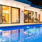 İslamlar 2 Bedroom Secluded With Private Pool Hot Tub *