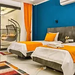 Вилла İslamlar 2 Bedroom Secluded With Private Pool Hot Tub Калкан