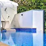 Вилла İslamlar 2 Bedroom Secluded With Private Pool Hot Tub Калкан